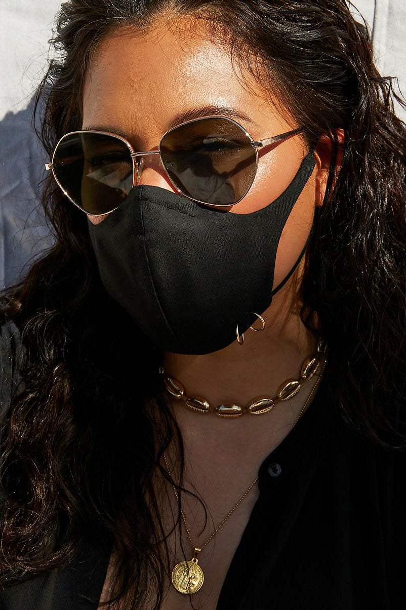 The Janie Mask in Black.