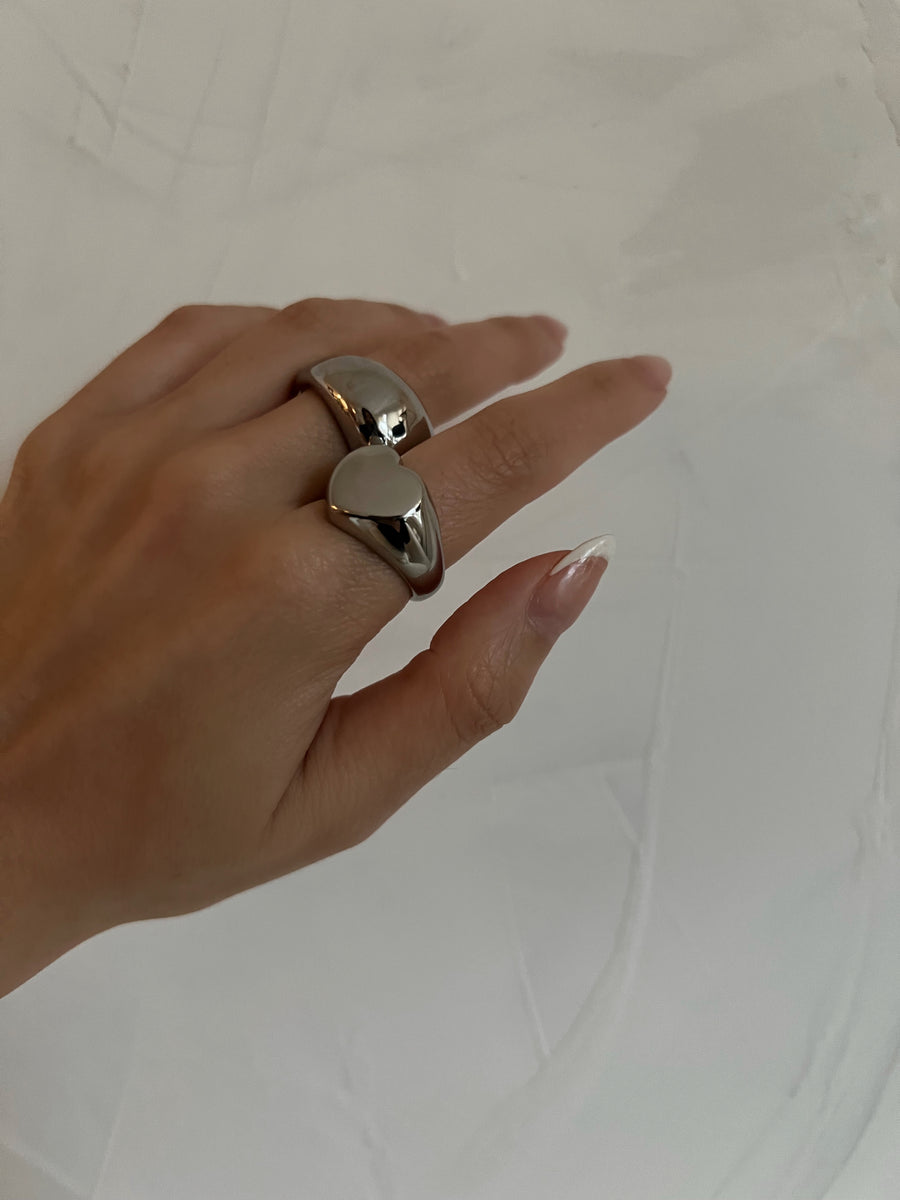 The Simone Heart Ring - Silver